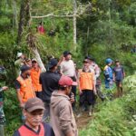 Dua Warga Desa Tenjowaringi Tertimbun Tanah Longsor, Polisi Hentikan Pencarian Sementara